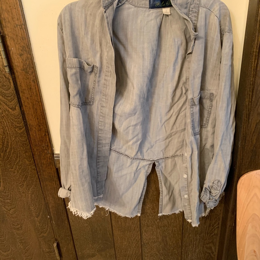 Button up - Picture 2 of 2